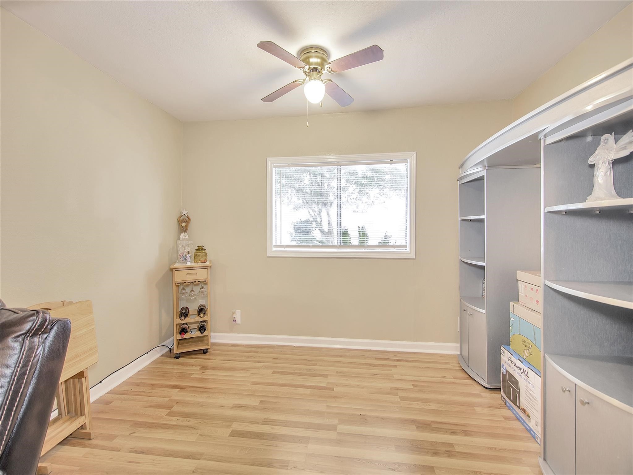 5207 McCormick Street Houston, TX 77023 - Photo 9 of 33 a view of an empty room with a window