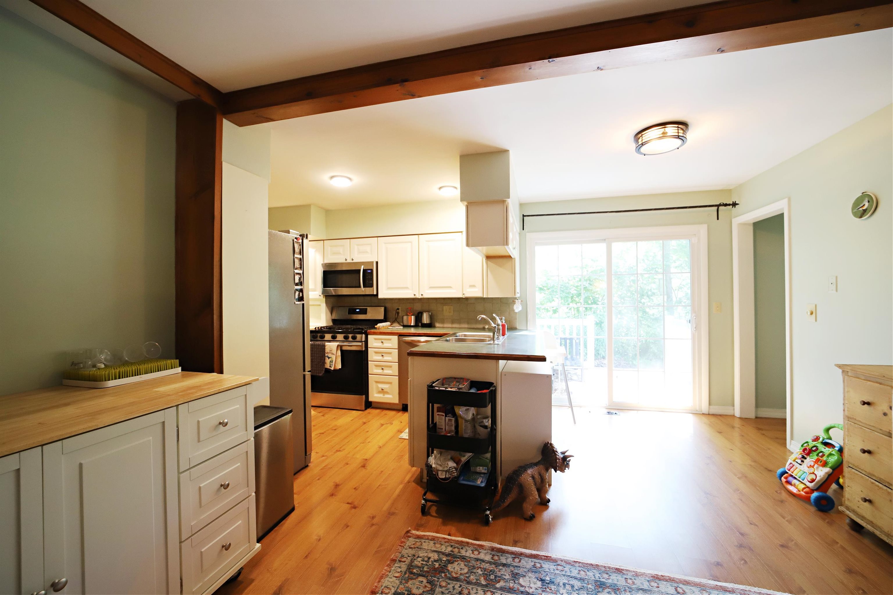 9272 Carpenter Road Flushing, MI 48433 - Photo 15 of 28 50115935-14.JPG