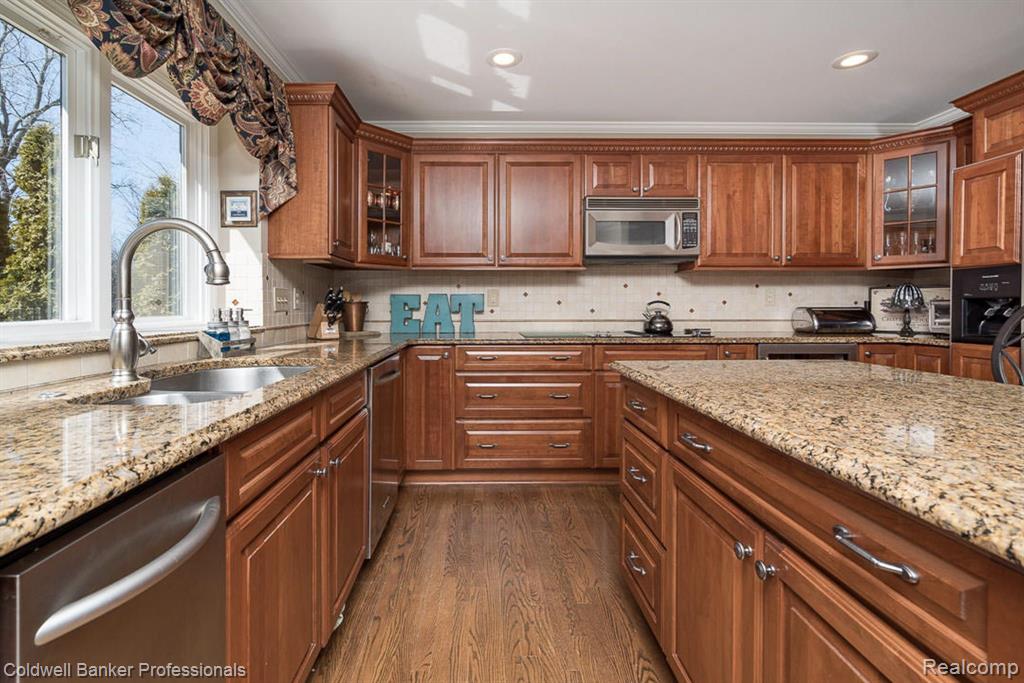 1287 Muirwood Court Rochester Hills, MI 48306 - Photo 13 of 44