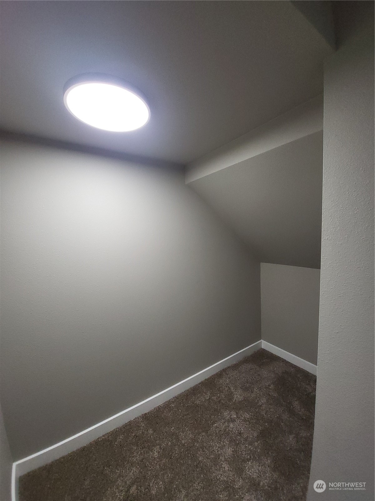 1026 Peach Road Winlock, WA 98596 - Photo 21 of 37 an empty room with a empty space and window