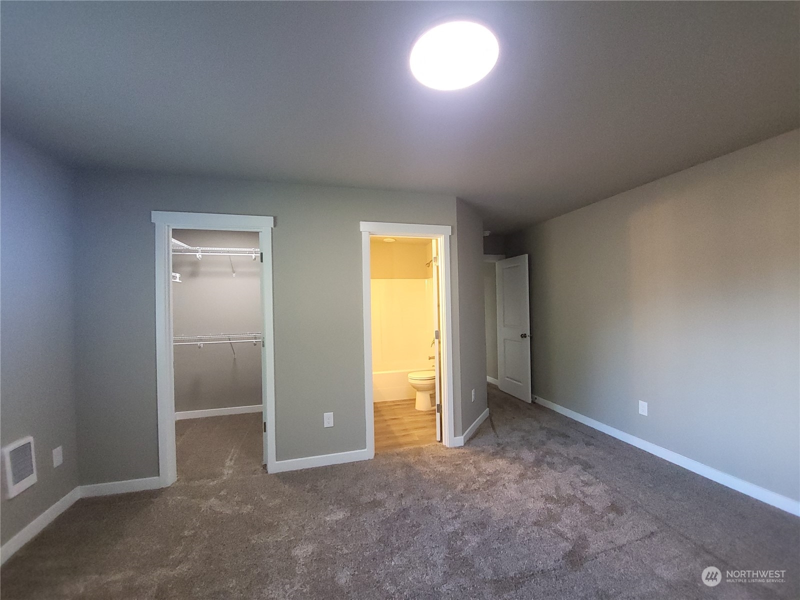 1026 Peach Road Winlock, WA 98596 - Photo 29 of 37 an empty room with closet and a window