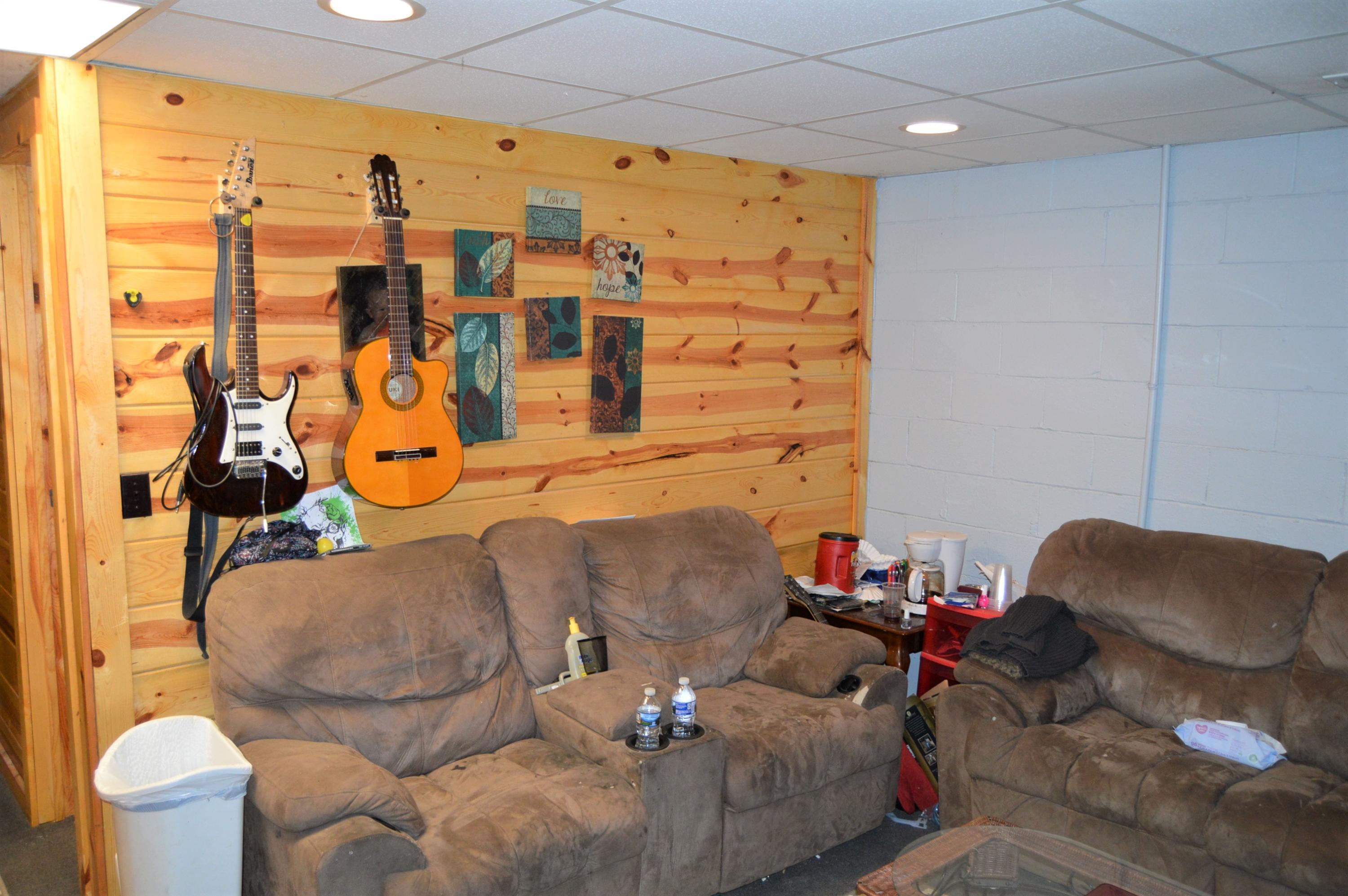 354 Billy Ridge Road Jamestown, TN 38556 - Photo 18 of 25 Billy Ridge Downstairs Living room