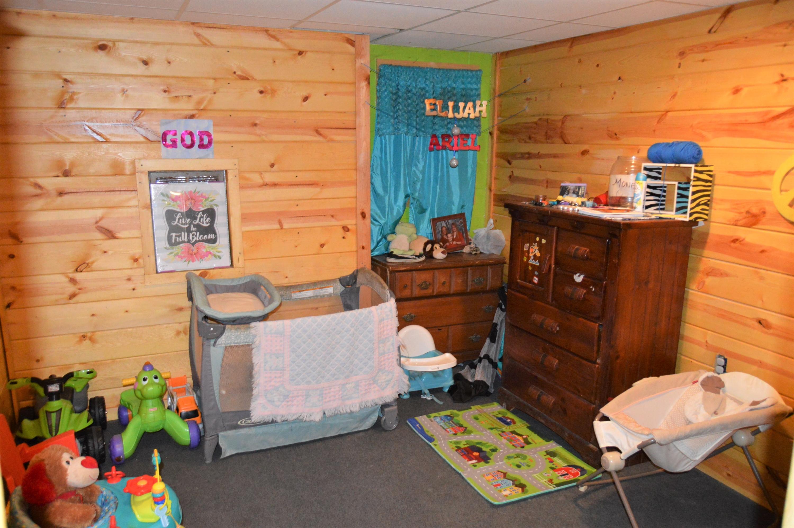 354 Billy Ridge Road Jamestown, TN 38556 - Photo 20 of 25 Billy Ridge Bedroom 2