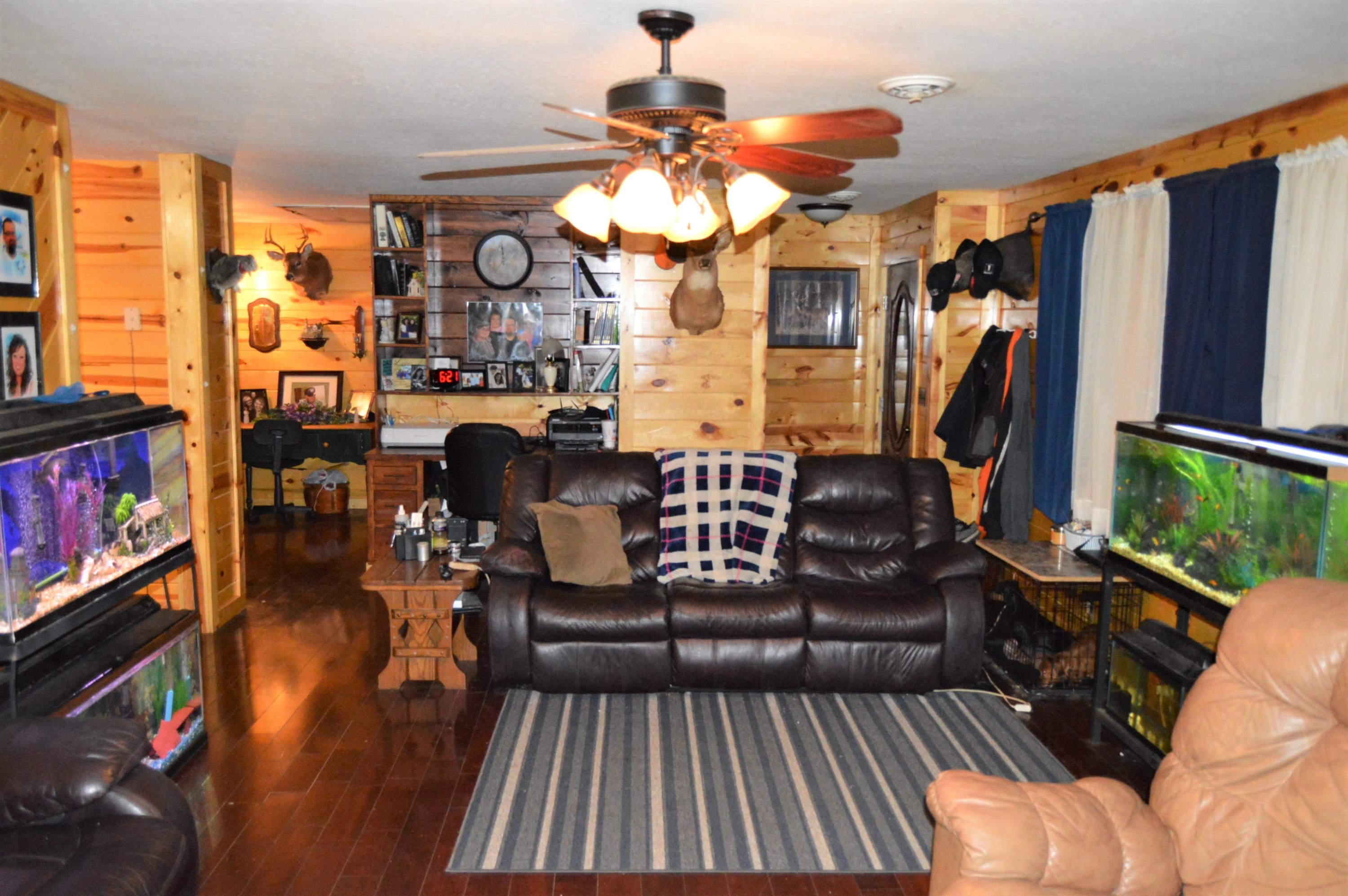 354 Billy Ridge Road Jamestown, TN 38556 - Photo 4 of 25 Billy Ridge Living room 2