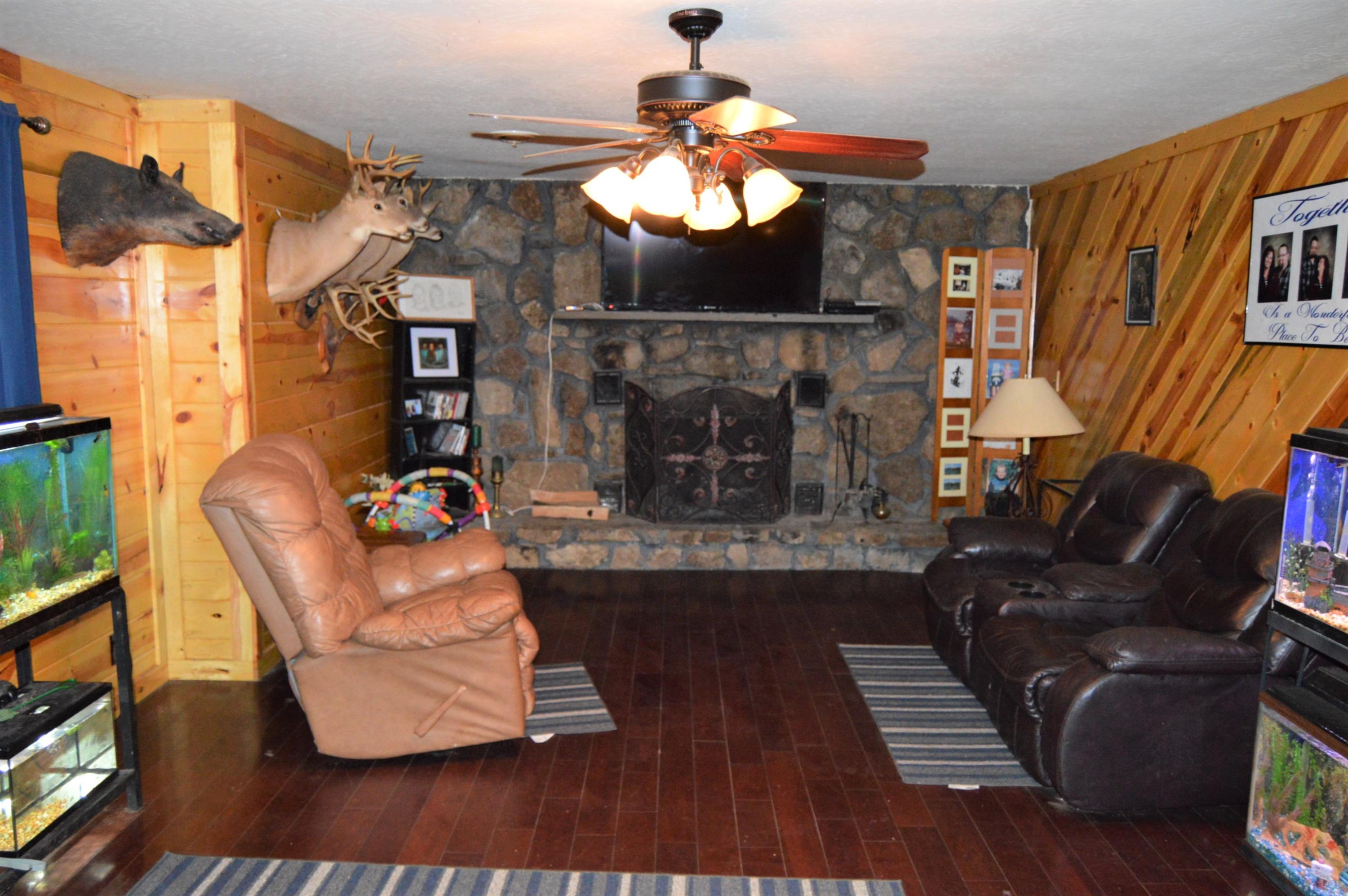 354 Billy Ridge Road Jamestown, TN 38556 - Photo 5 of 25 Billy Ridge living room