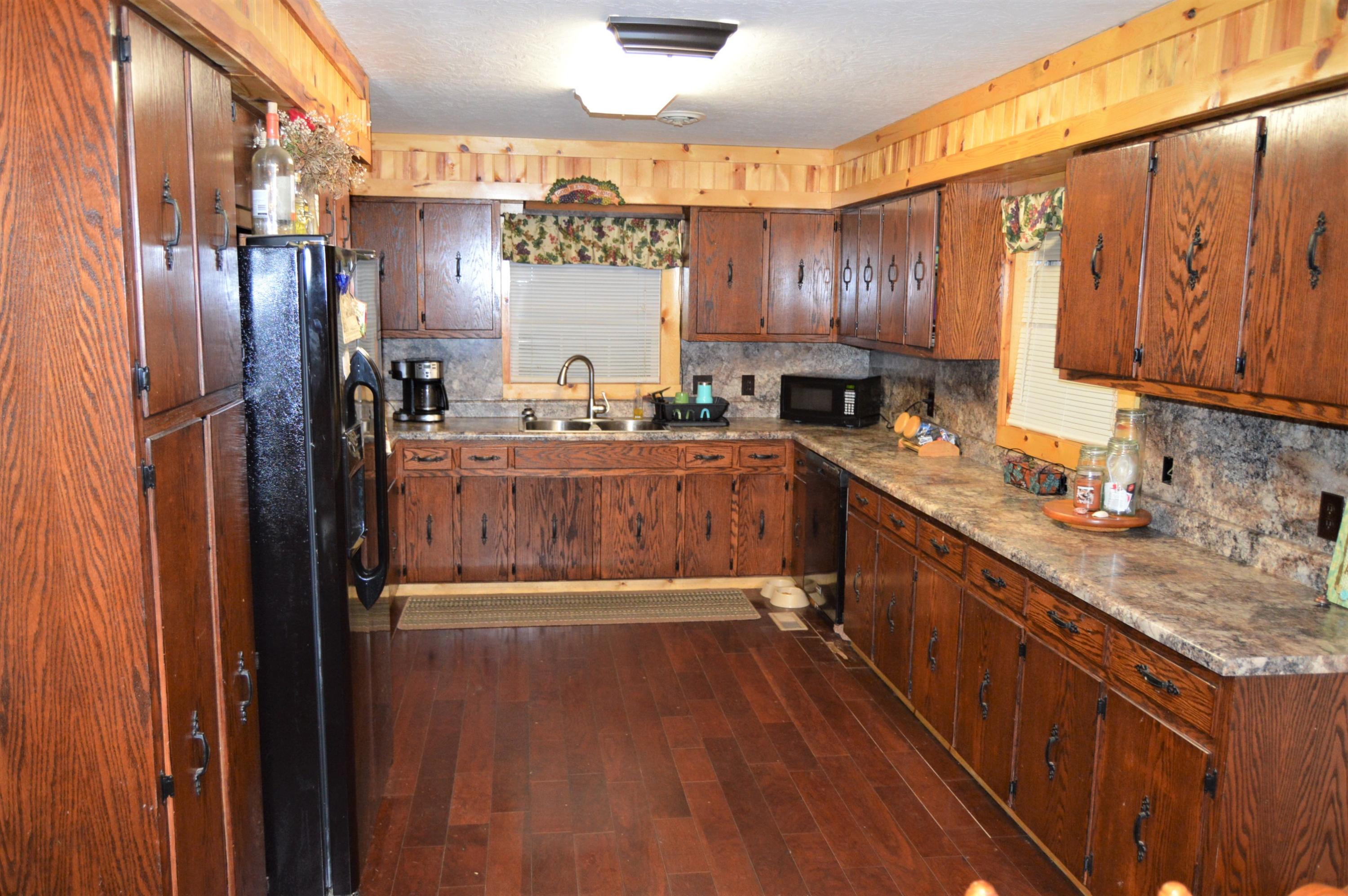 354 Billy Ridge Road Jamestown, TN 38556 - Photo 8 of 25 Billy Ridge Kitchen