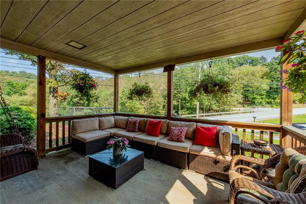 1234 Dime Road Vandergrift, PA 15690 - Photo 3 of 21