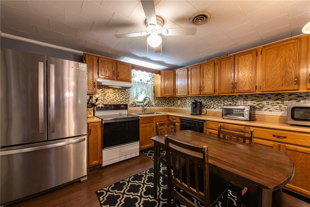 1234 Dime Road Vandergrift, PA 15690 - Photo 9 of 21