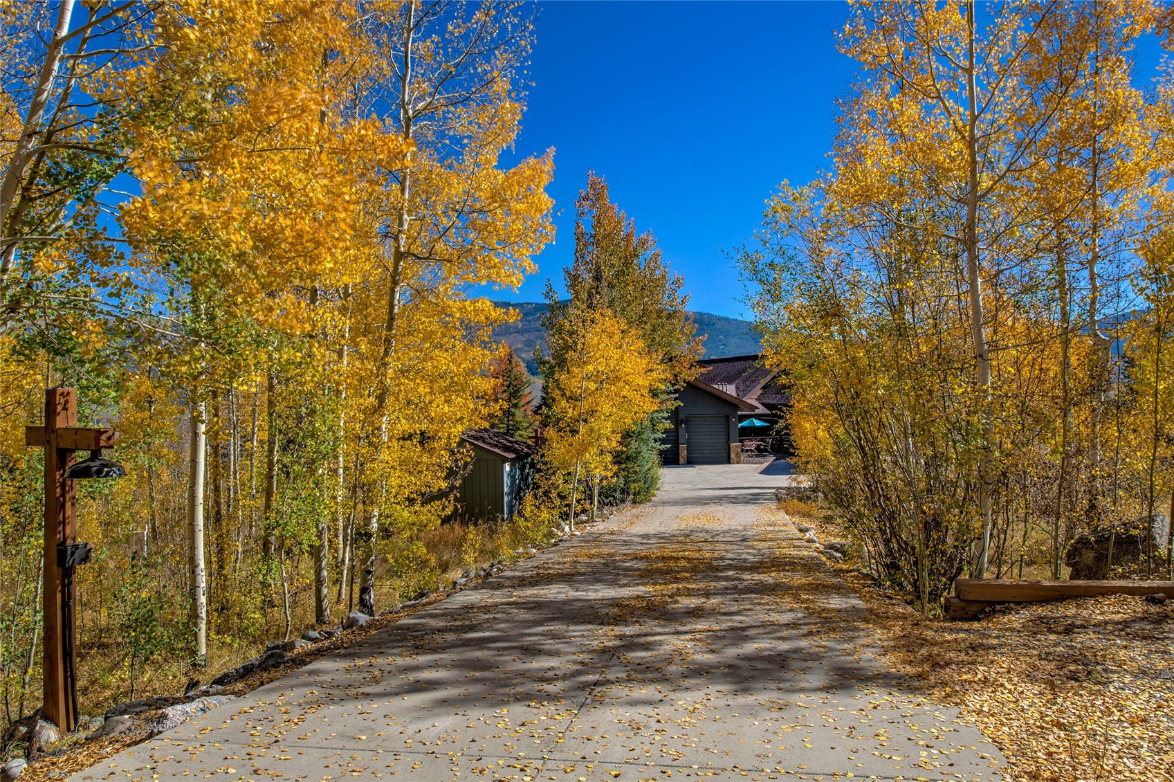 70 Agate Road Silverthorne, CO 80498 - Photo 4 of 47 Gallery Image 4