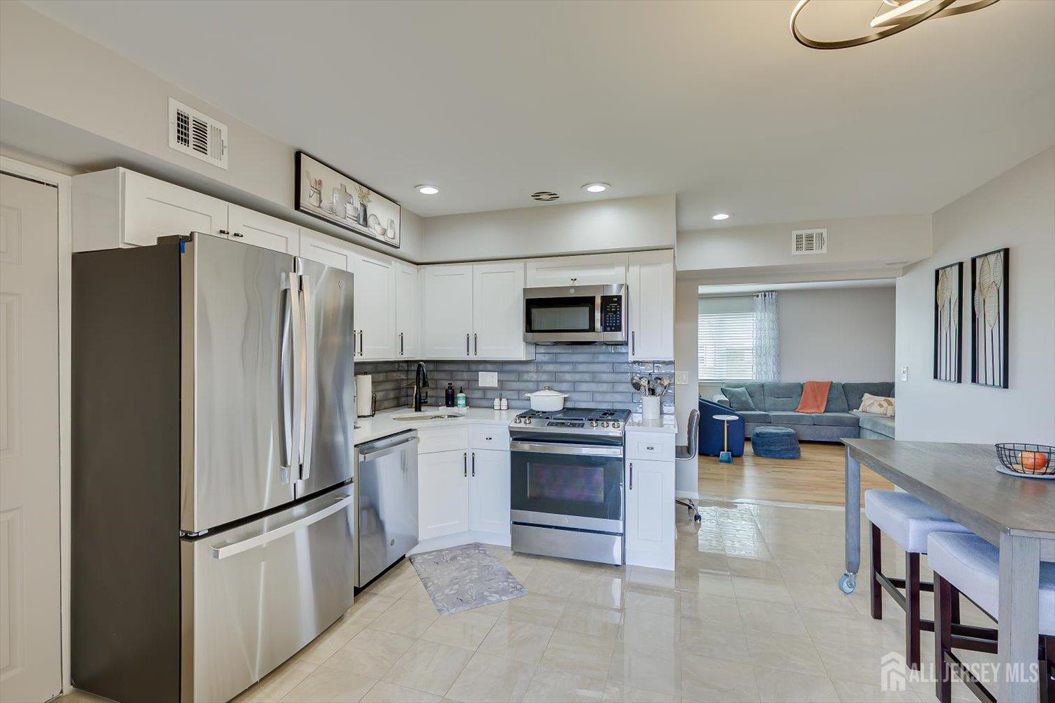 37 Judson Street, Unit 4B Edison, NJ 08837 - Photo 20 of 28