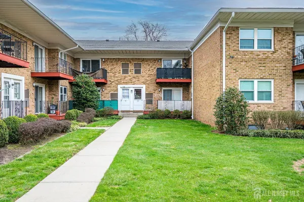 $219,900 | 37 Judson Street, Unit 4B, Edison, NJ 08837