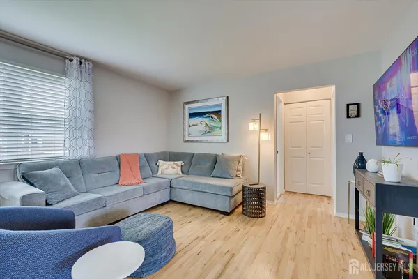 $219,900 | 37 Judson Street, Unit 4B, Edison, NJ 08837