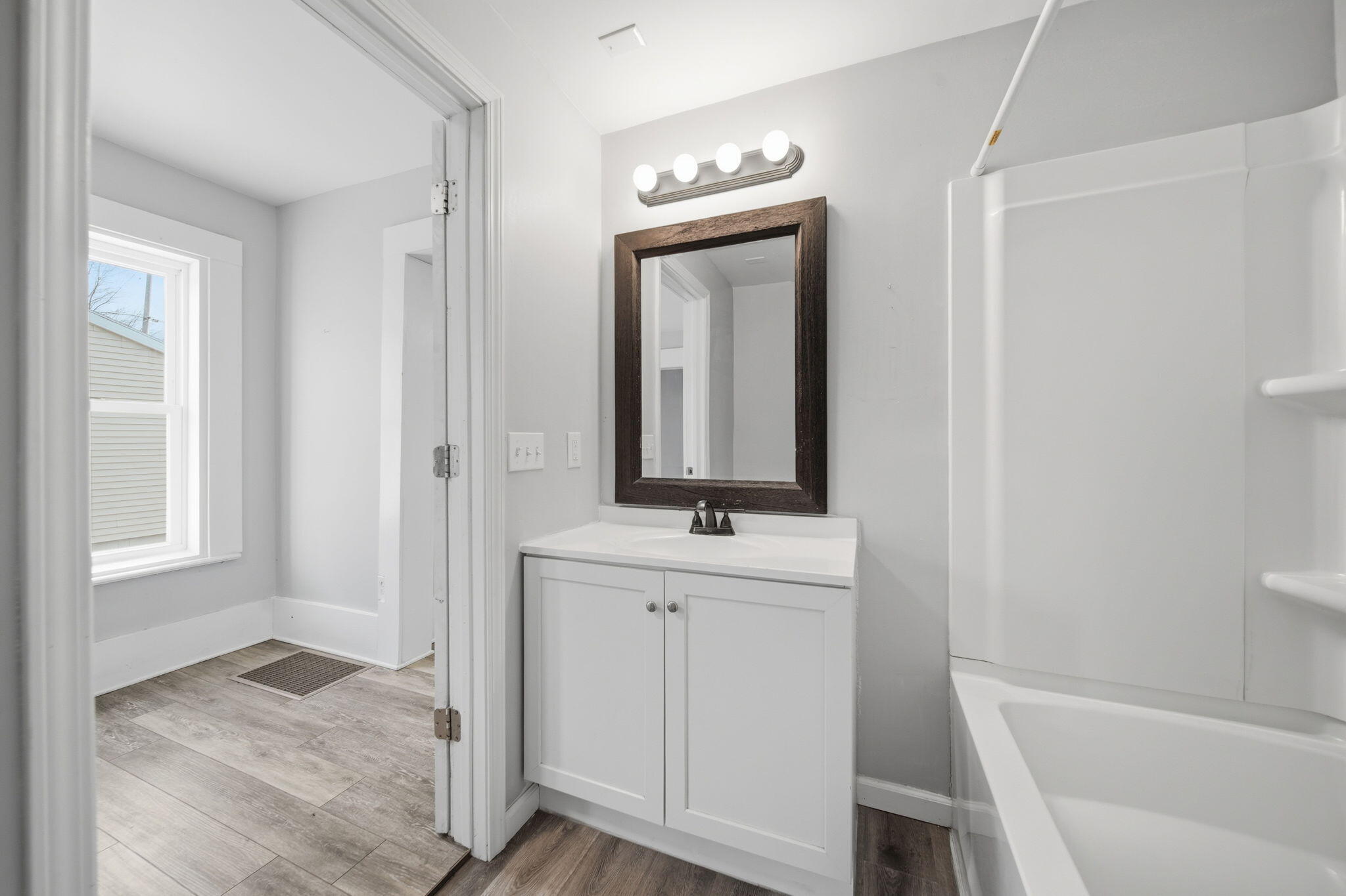 1811 Lewis Street Jackson, MI 49203 - Photo 13 of 35 13