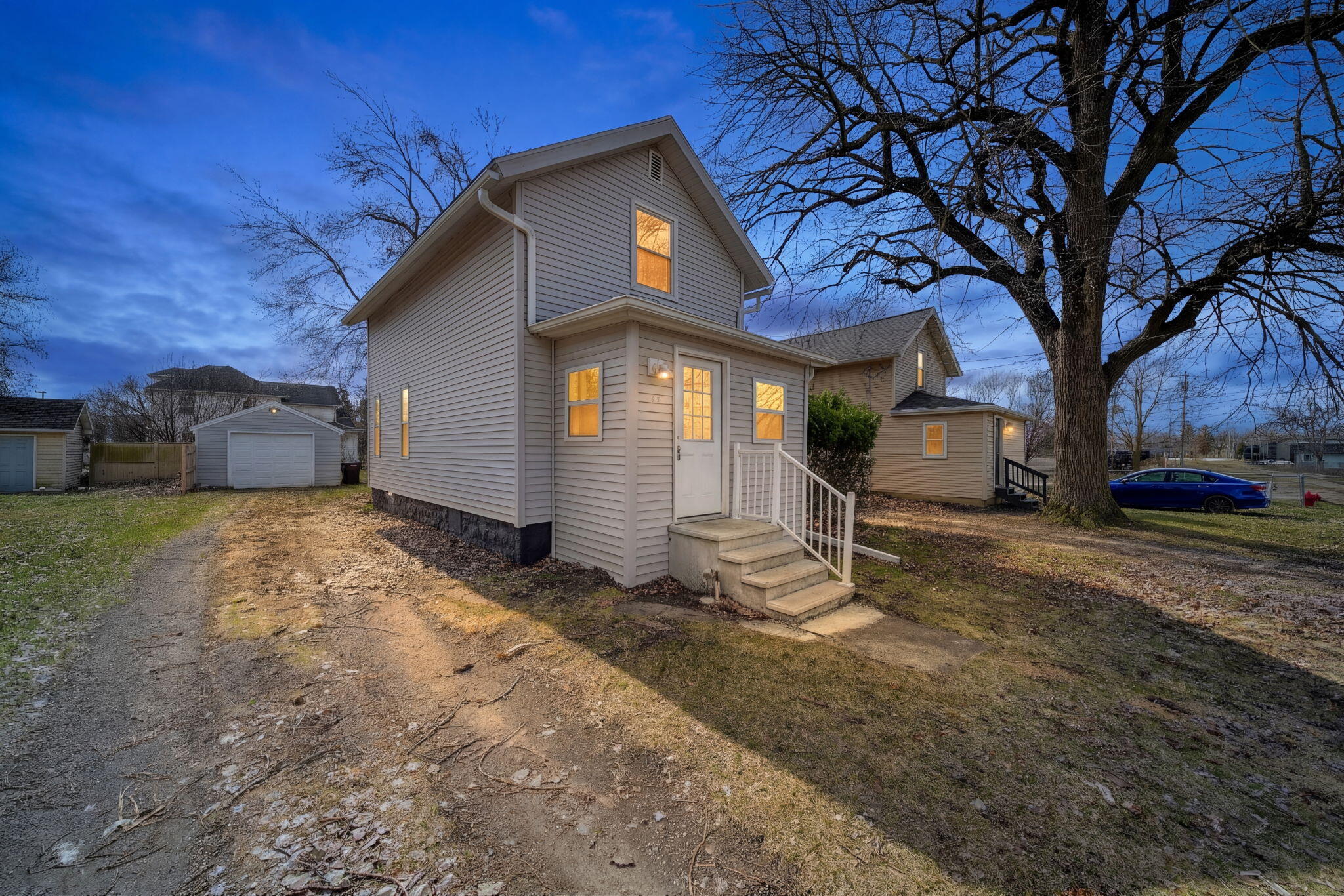 1811 Lewis Street Jackson, MI 49203 - Photo 2 of 35 2