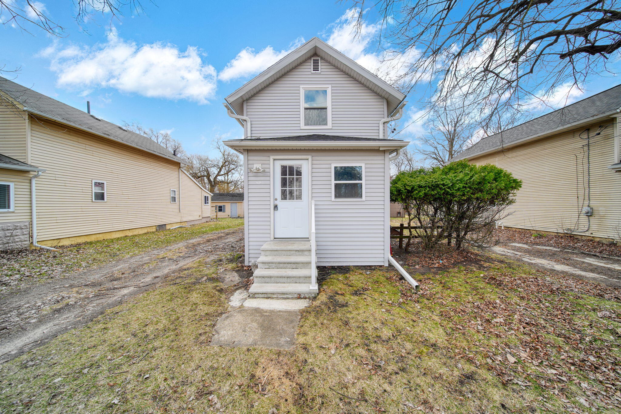 1811 Lewis Street Jackson, MI 49203 - Photo 4 of 35 4