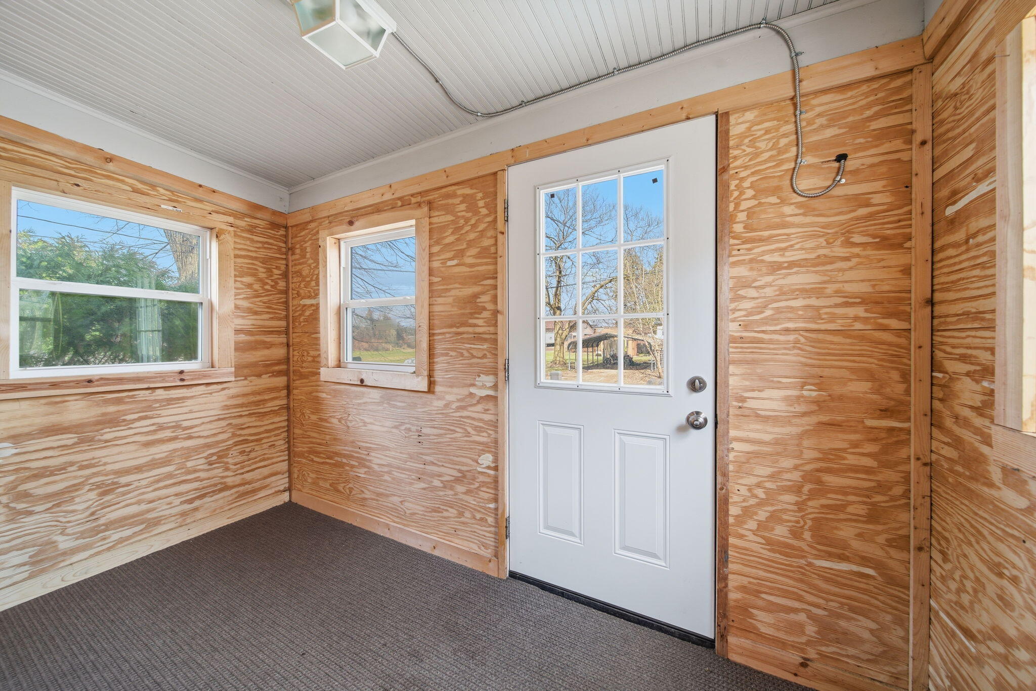 1811 Lewis Street Jackson, MI 49203 - Photo 5 of 35 5