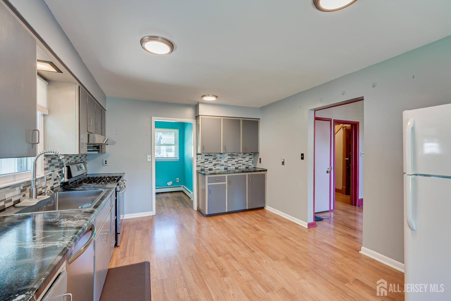 10 Jeff Street Edison, NJ 08837 - Photo 15 of 32