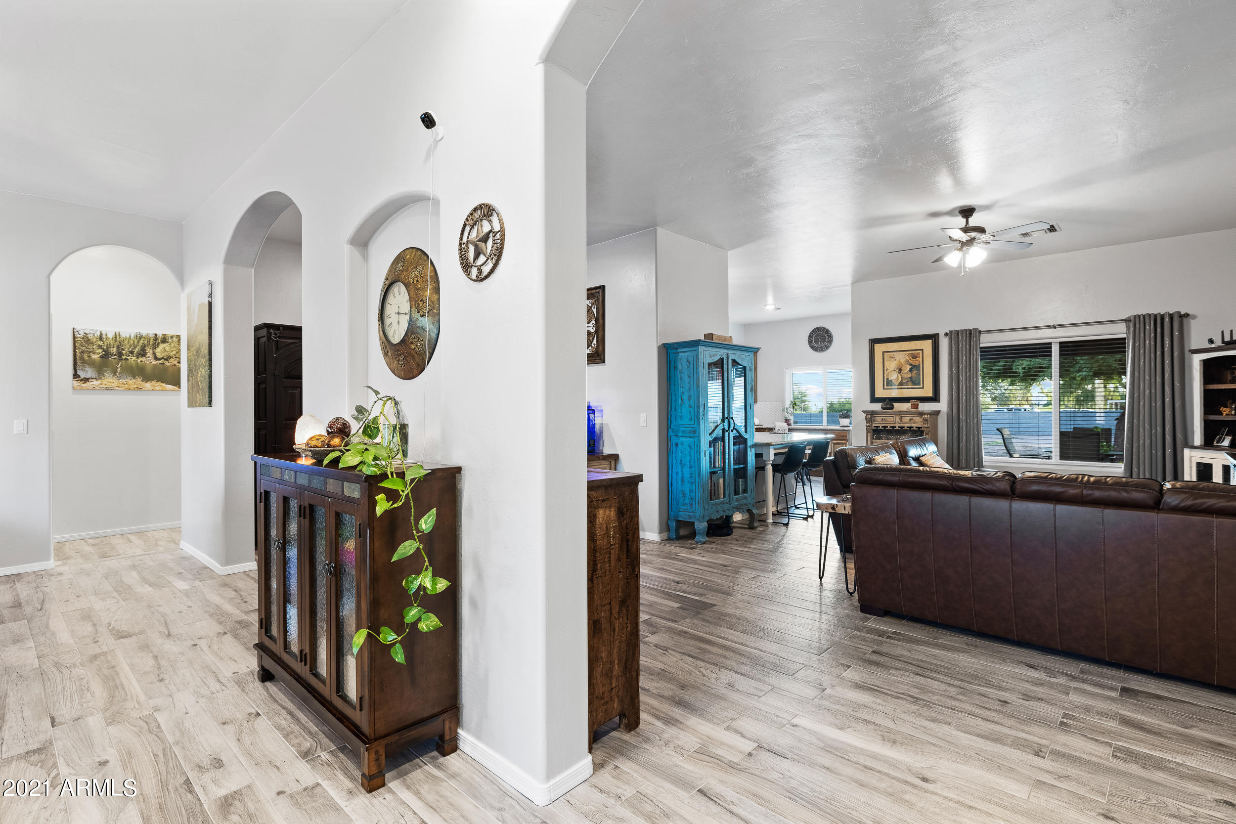 736 South Mountain View Road Apache Junction, AZ 85119 - Photo 3 of 54 736 S Mountain View Rd (9 of 48)