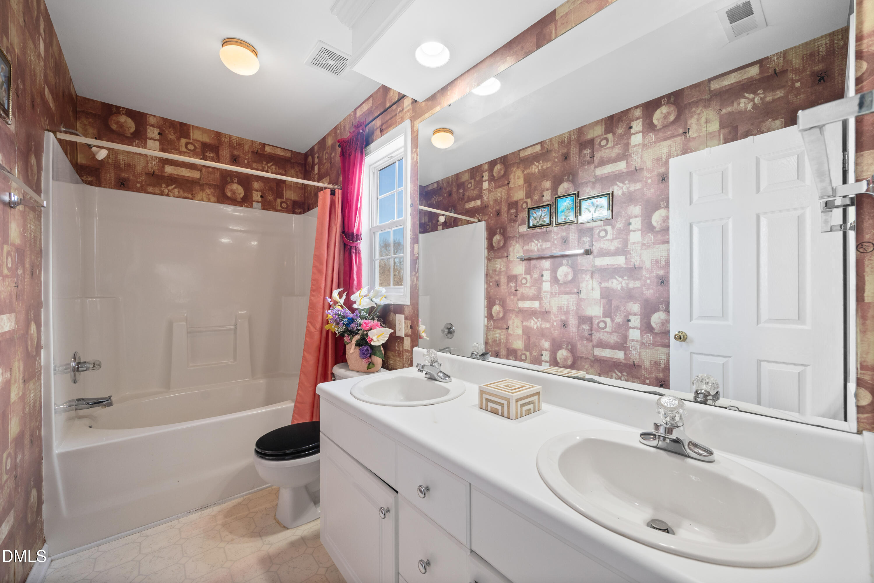 2109 Star Sapphire Drive Raleigh, NC 27610 - Photo 17 of 37 Primary Ensuite Bathroom