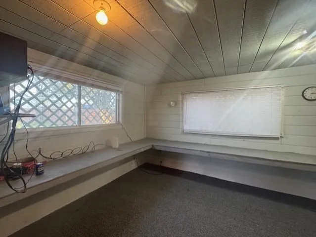 a view of empty room with window