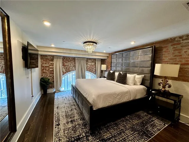 $2,700 | 508 Toulouse Street, Unit 202, New Orleans, LA 70130