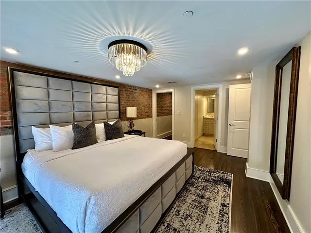 $2,700 | 508 Toulouse Street, Unit 202, New Orleans, LA 70130