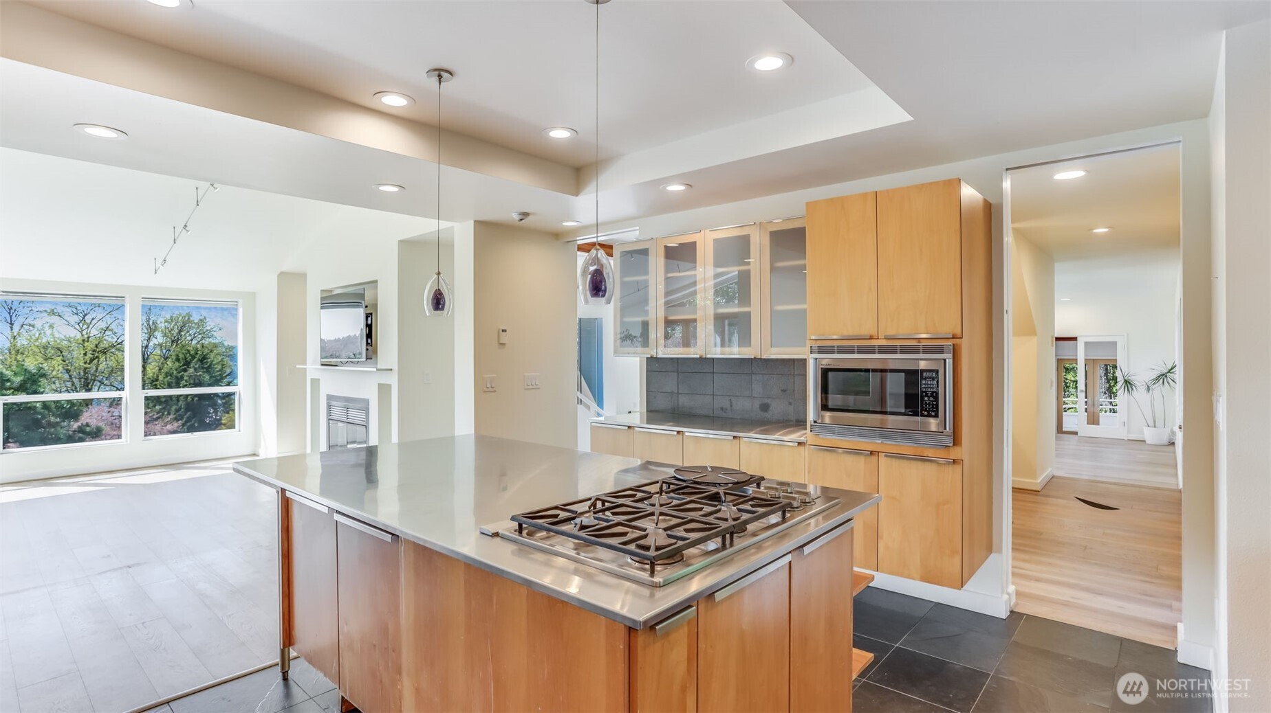 8158 West Mercer Way Mercer Island, WA 98040 - Photo 11 of 35