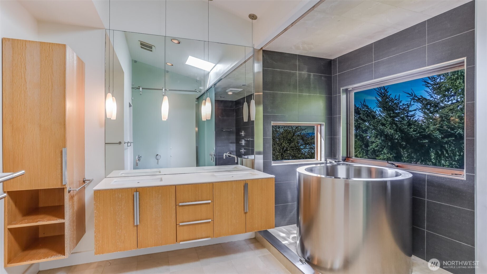 8158 West Mercer Way Mercer Island, WA 98040 - Photo 22 of 35