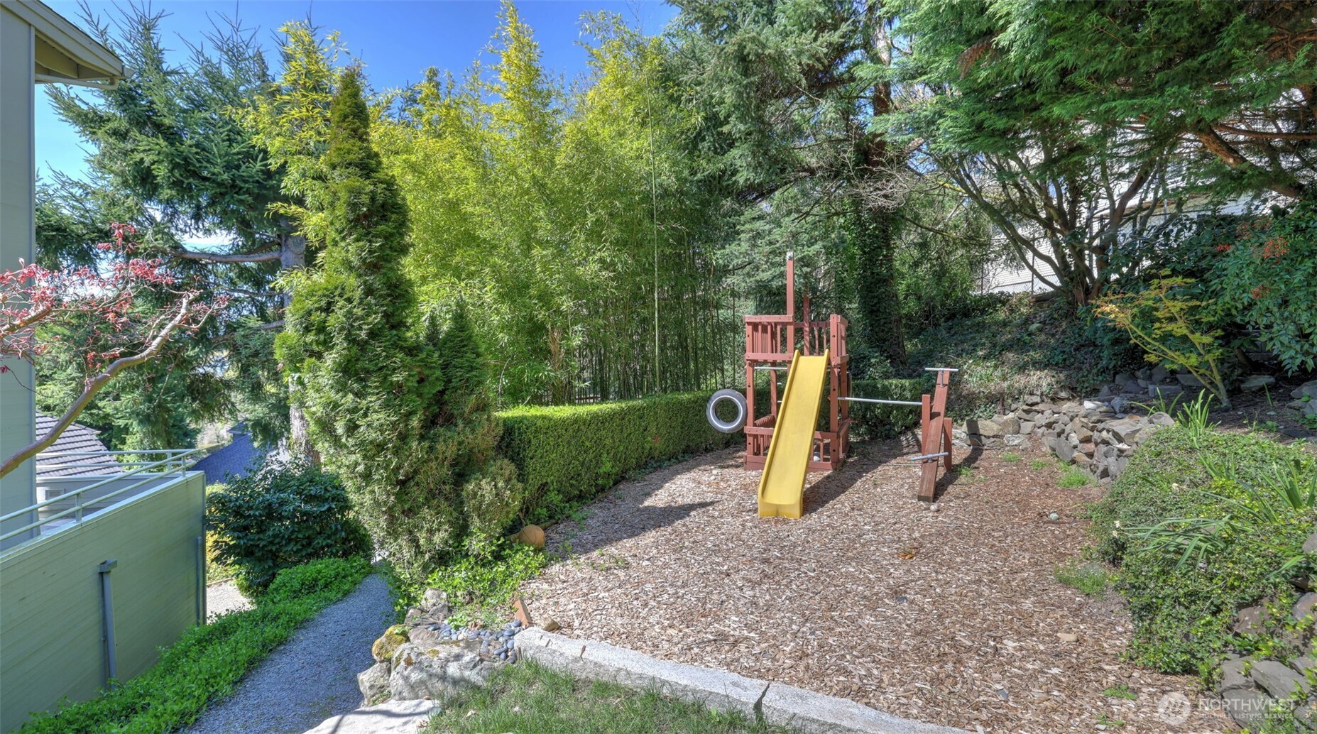 8158 West Mercer Way Mercer Island, WA 98040 - Photo 31 of 35