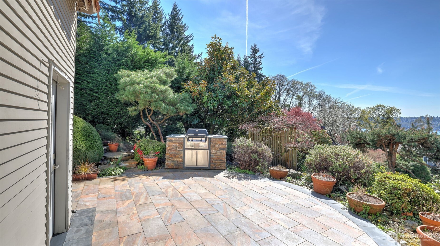 8158 West Mercer Way Mercer Island, WA 98040 - Photo 33 of 35