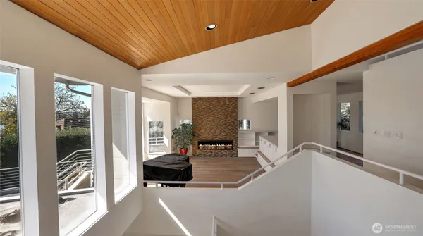 $9,995 | 8158 West Mercer Way, Mercer Island, WA 98040