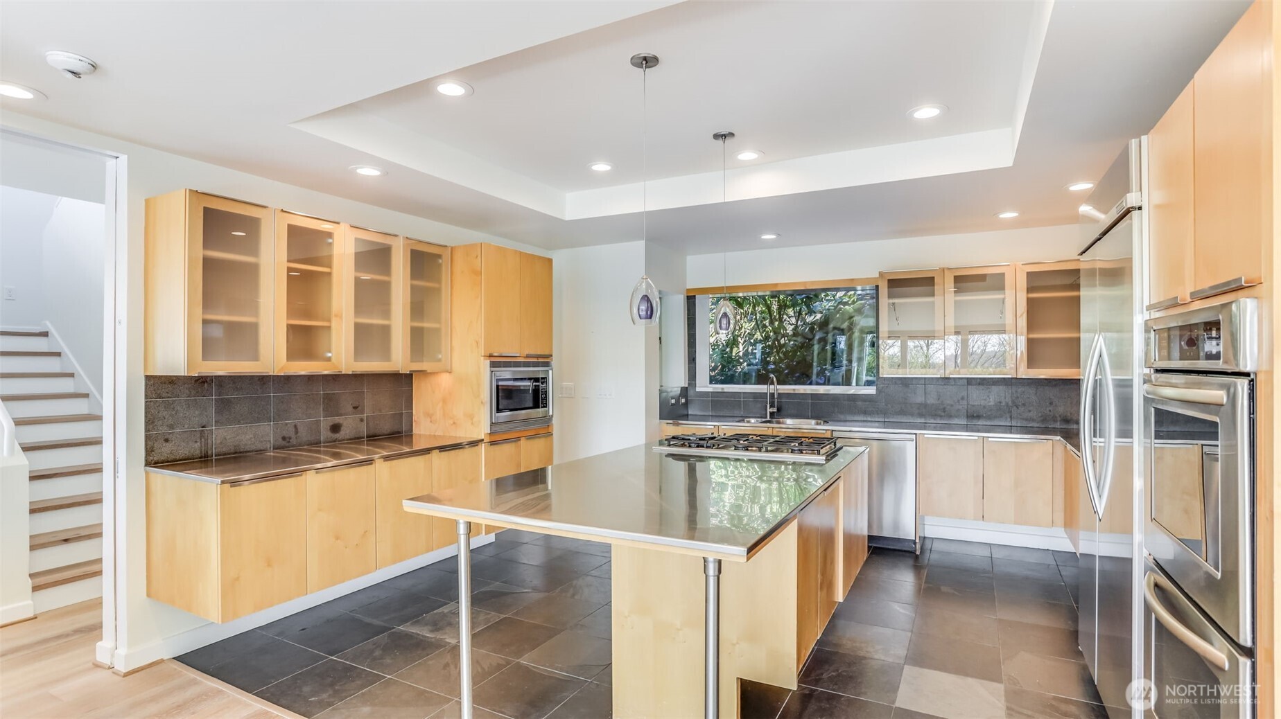 8158 West Mercer Way Mercer Island, WA 98040 - Photo 10 of 35