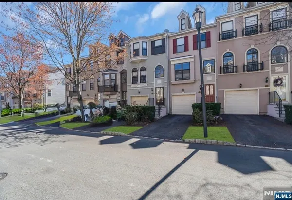 $665,000 | 451 Hartford Drive, Unit 4052, Nutley, NJ 07110