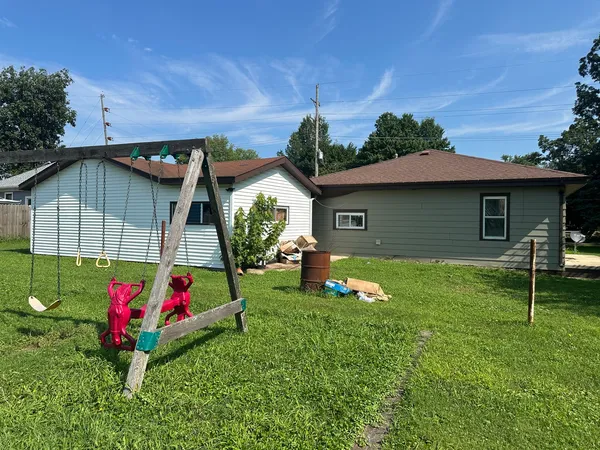 $117,500 | 415 West Livingston Road, Streator, IL 61364