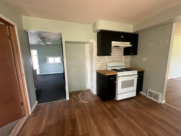 $117,500 | 415 West Livingston Road, Streator, IL 61364
