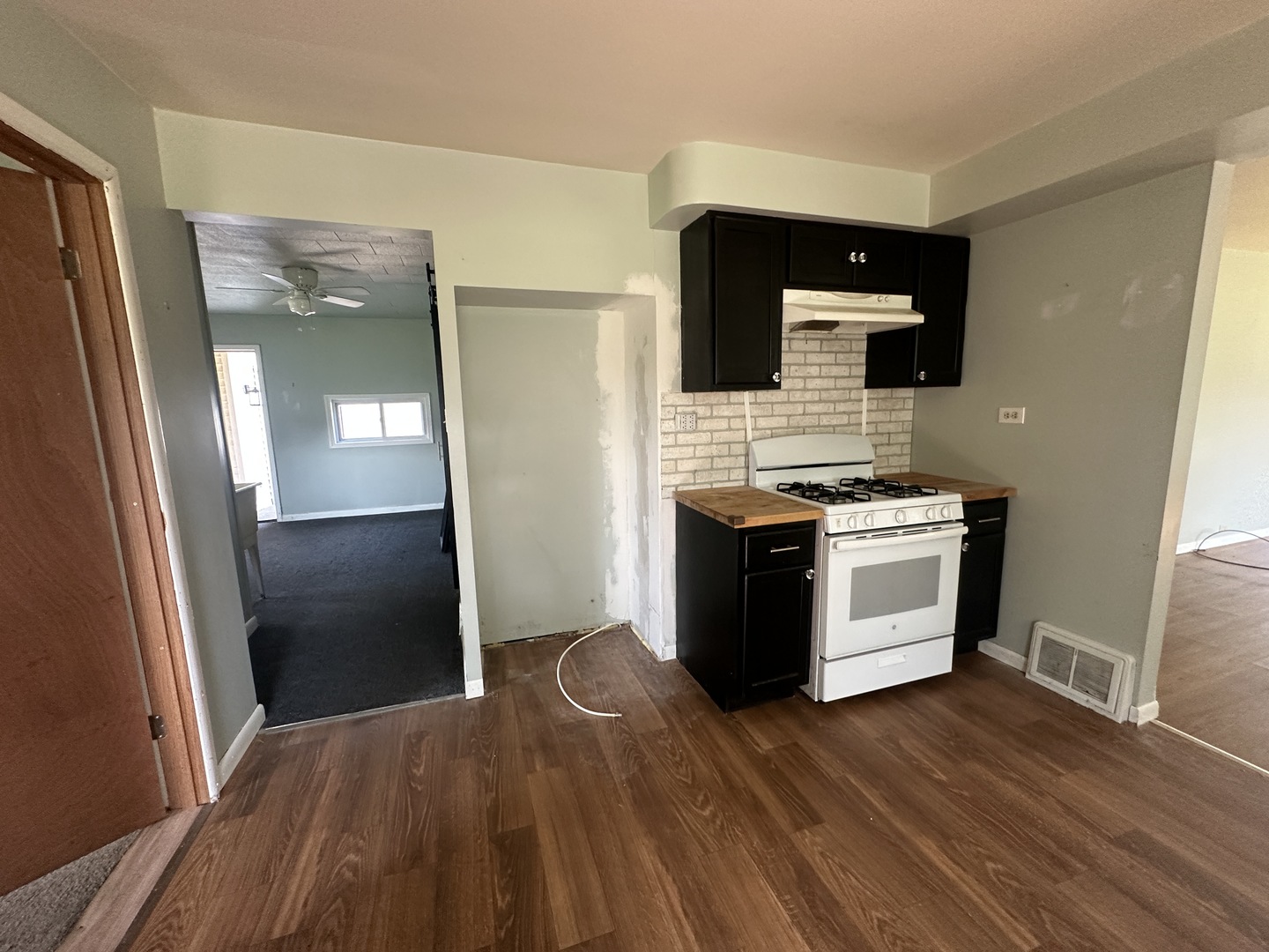 415 West Livingston Road Streator, IL 61364 - Photo 5 of 17