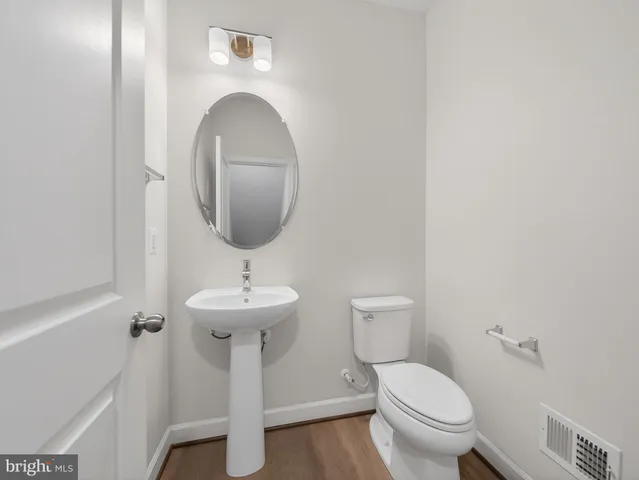 $999,999 | 4380 Fair Lakes Court, Fairfax, VA 22033