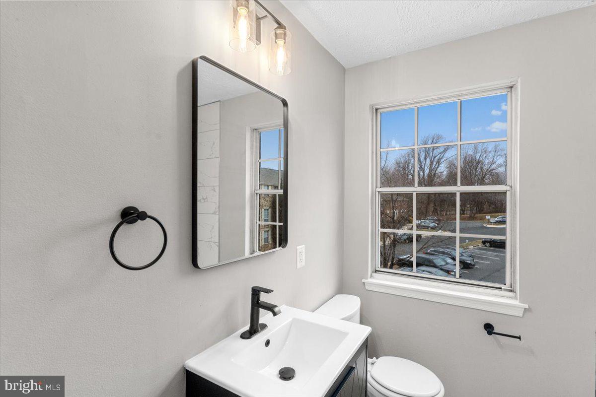 9101 Glenville Road Silver Spring, MD 20901 - Photo 9 of 31 Gallery Image 9