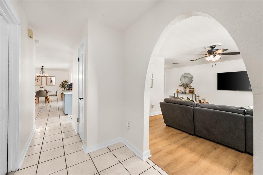 1909 Southwest 48th Avenue Gainesville, FL 32608 - Photo 4 of 32