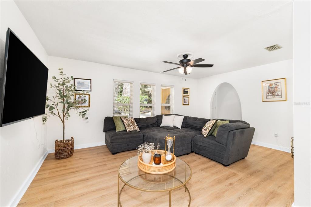 1909 Southwest 48th Avenue Gainesville, FL 32608 - Photo 7 of 32