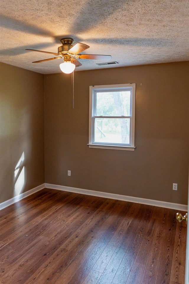 2065 Girkin Road Bowling Green, KY 42101 - Photo 17 of 38 Gallery Image 17