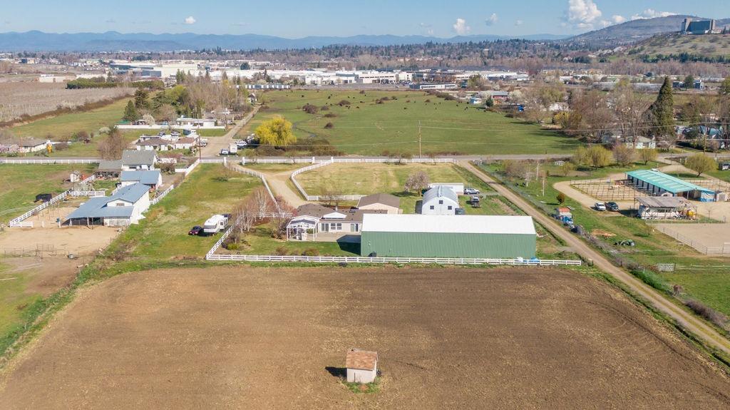 155 South Stage Road Medford, OR 97501 - Photo 8 of 35 Additional Photo