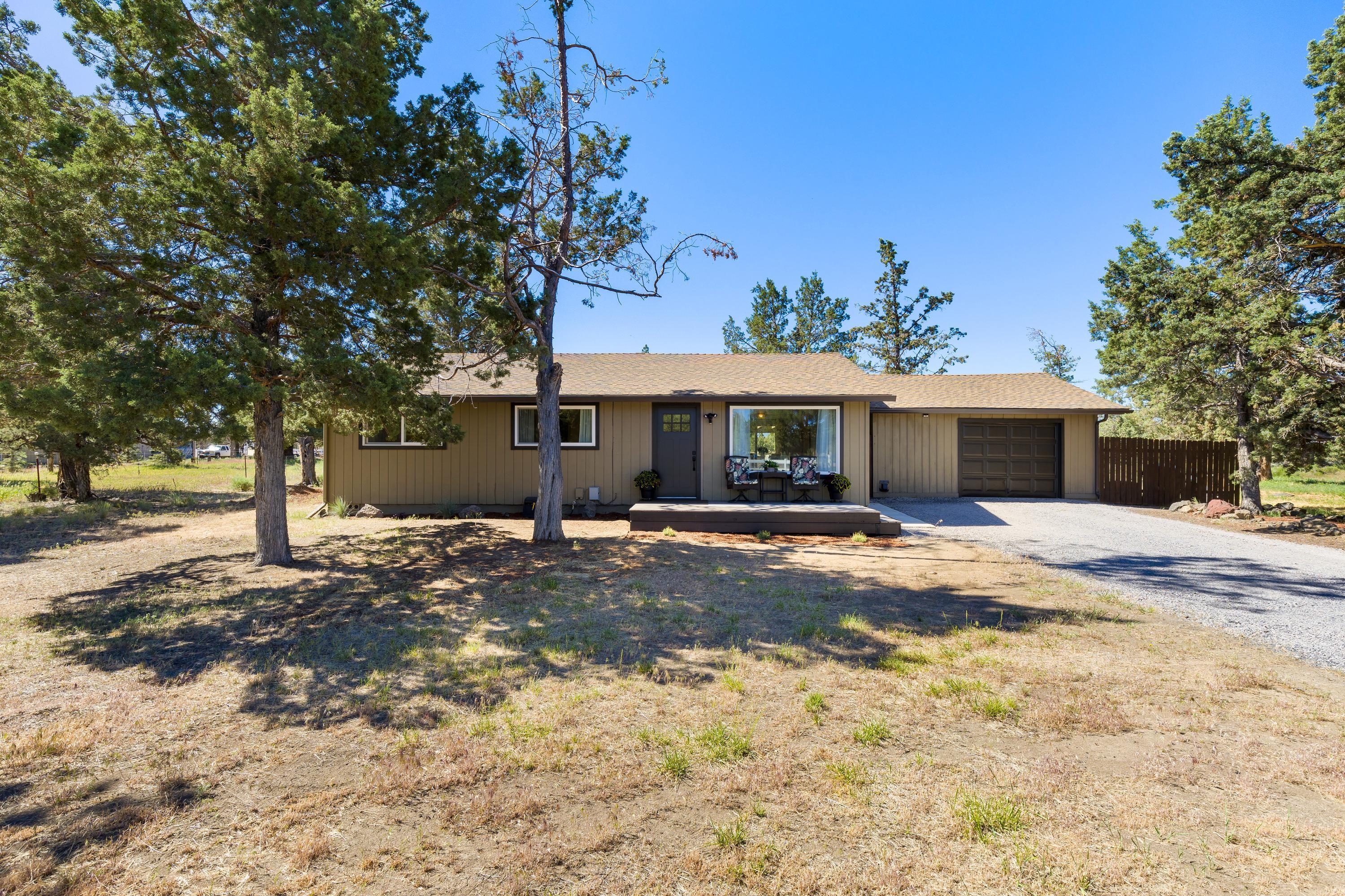 22875 McGrath Road Bend, OR 97701 - Photo 20 of 29 520A5407