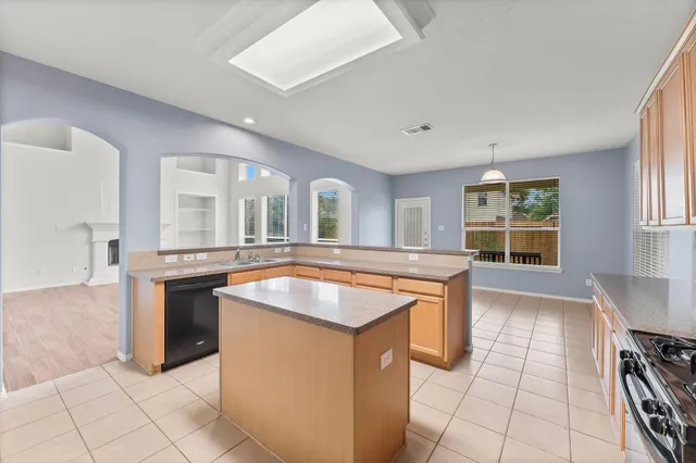 $2,950 | 29902 Legends Ridge Drive, Spring, TX 77386