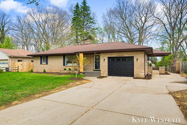 $359,900 | 2926 Chamberlain Avenue Southeast, Grand Rapids, MI 49508