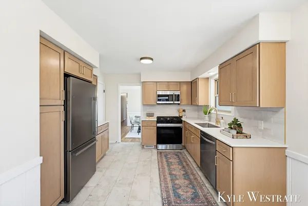 $359,900 | 2926 Chamberlain Avenue Southeast, Grand Rapids, MI 49508