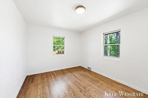 $359,900 | 2926 Chamberlain Avenue Southeast, Grand Rapids, MI 49508