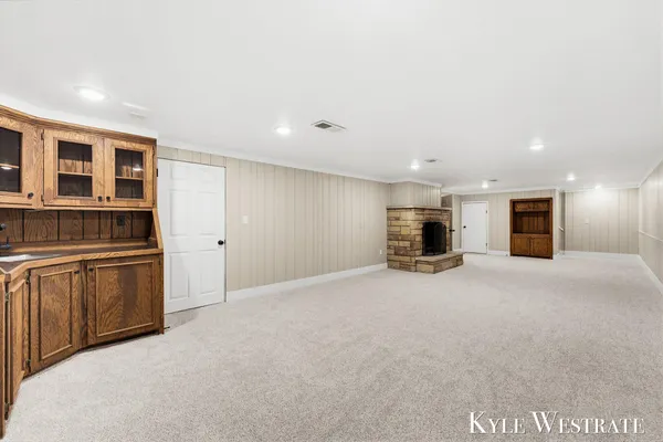 $359,900 | 2926 Chamberlain Avenue Southeast, Grand Rapids, MI 49508