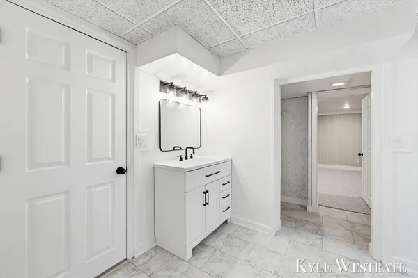 $359,900 | 2926 Chamberlain Avenue Southeast, Grand Rapids, MI 49508