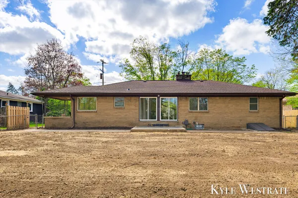 $359,900 | 2926 Chamberlain Avenue Southeast, Grand Rapids, MI 49508